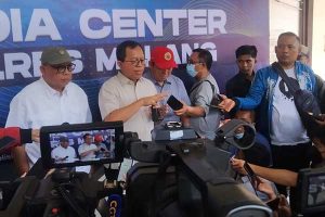 Kompolnas menyampaikan temuan Tragedi Kanjuruhan saat preskon. (ws6) - Kompolnas dan Komdis PSSI Saling Tuding Rekom Jadwal Pertandingan