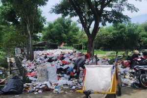 Kurang Armada, TPS Dusun Klandungan Melumber Hingga Ke Jalan