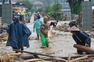 Material yang terbawa banjir dan longsor di Kabupaten Malang. (ist) - Diguyur Hujan Deras, Lima Kecamatan Kabupaten Malang Terendam Banjir