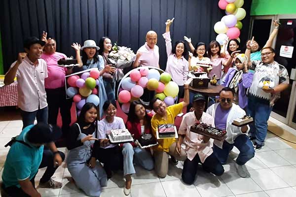 Owner bersama manajemen dan Kru Radio Tidar Sakti Batu. (dik) - 19 Tahun Radio Tidar Sakti Hadirkan Hiburan dan Informasi Hukum