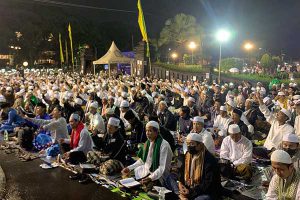 Pengajian dan doa bersama untuk korban Tragedi Kanjuruhan. (ist) - Babinsa Klojen Pantau Pengajian dan Doa Bersama untuk Korban Tragedi Kanjuruhan