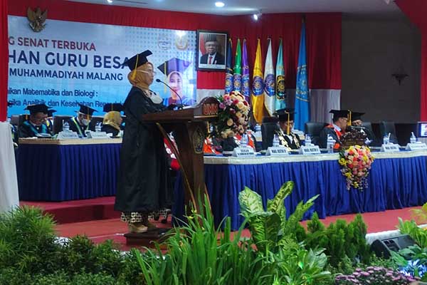 Profesor bidang Biologi Reproduksi, Prof Dr Rr Eko Susetyarini MSi. (rhd) - UMM Kukuhkan Guru Besar Prof Dwi Priyo Utomo dan Prof Rr Eko Susetyarini