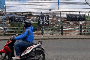 Seruan Aremania untuk mengusut tuntas Tragedi Kanjuruhan. (bim) - Tim Pendampingan Bantuan Hukum Aremania Menggugat Tindak Lanjut Progres Litigasi