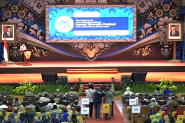 Suasana Dies Natalis ke-68 UM di Graha Cakrawala. (rhd) - Beragam Inovasi dan Prestasi Jadi Kado Dies Natalis ke-68 UM