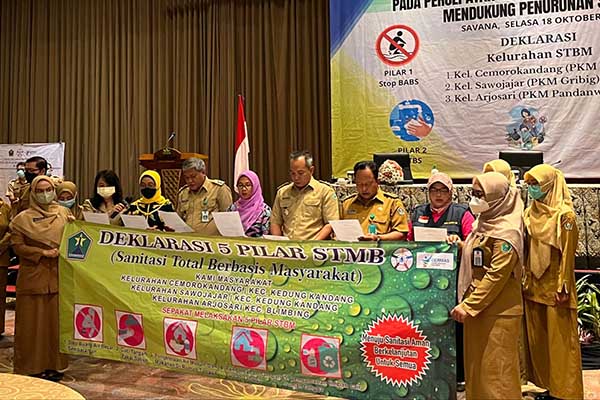Tiga Kelurahan melakukan deklarasi lima pilar STBM. (bim) - Kampanye STBM Lima Pilar Tingkat Kelurahan Dukung Penurunan Stunting