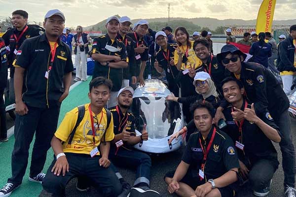 Tim 2 Apatte Elang Perkasa dengan nama kendaraan Anagata FCV. (ist) - Shell Eco-Marathon 2022, Tim Appate Elang Perkasa Harumkan Nama UB Malang