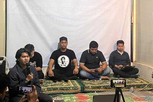 Tim Pencari Fakta Koalisi Masyarakat Sipil, saat konferensi pers terkait temuan awal. (bim) - Tim Pencari Fakta Koalisi Masyarakat Temukan Banyak Fakta Mengejutkan Tragedi Kanjuruhan
