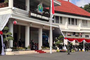Wali Kota Malang, Sutiaji, saat bertugas menjadi inspektur Upacara Hari Kesaktian Pancasila. (bim) - Wali Kota Malang Sampaikan Pesan Ini di Peringatan Hari Kesaktian Pancasila