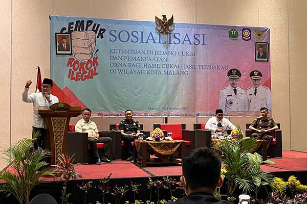 Wali Kota Malang, Sutiaji, saat menyampaikan arahan terkait pemanfaatan DBHCHT di Kota Malang. (bim) -