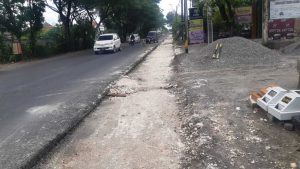 warga bojonegoro sambut gembira proyek pelebaran jalan nasional berkendara makin nyaman