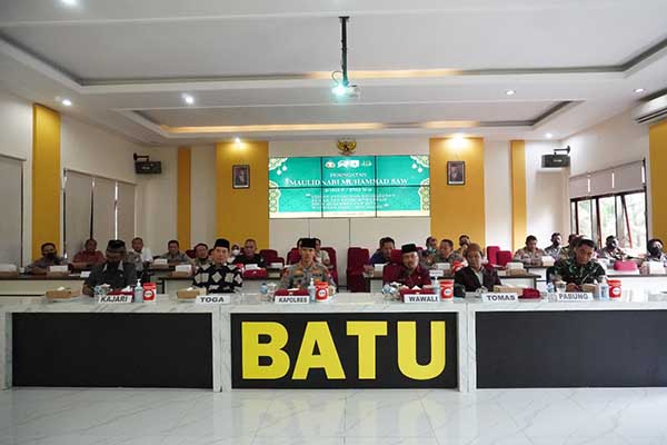 Wawali Batu Hadiri Peringatan Maulid Nabi Muhammad di Mapolres Batu