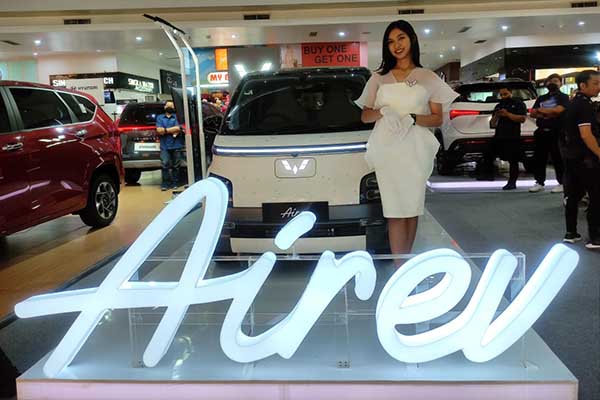 Wuling Air ev sapa warga Malang Raya. (rhd) - Mobil Listrik Wuling Air ev Sapa Warga Malang Raya