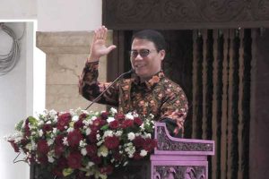 Ahmad Basarah menyampaikan edukasi hadapi oknum wartawan. (ist) - Basarah Gandeng PWI, Edukasi Kades dan Lurah Hadapi Oknum Wartawan