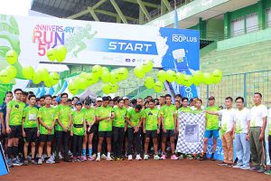 Animo ratusan pelari memeriahkan Fun Run 5K Whiz Prime Hotel Malang. (ist) -