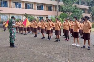 Babinsa 0833/4 Sukun berikan pelatihan Pramuka Saka Wira Kartika SMK Bhakti Luhur. (ist) - Babinsa Sukun Berikan Pelatihan Pramuka Saka Wira Kartika SMK Bhakti Luhur