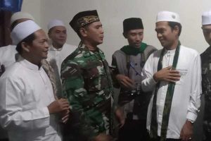 Babinsa Kedungkandang saat pantau keamanan tabligh akbar Ustadz Abdul Somad. (ist) - Babinsa Kedungkandang Pantau Keamanan Tabligh Akbar Ustadz Abdul Somad