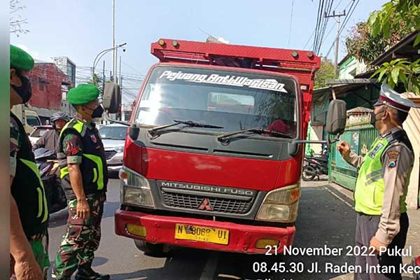 Babinsa jajaran Kodim 0833 terus galakkan Pos Pam PMK. (ist) - Babinsa Jajaran Kodim 0833 Terus Galakkan Pos Pam PMK