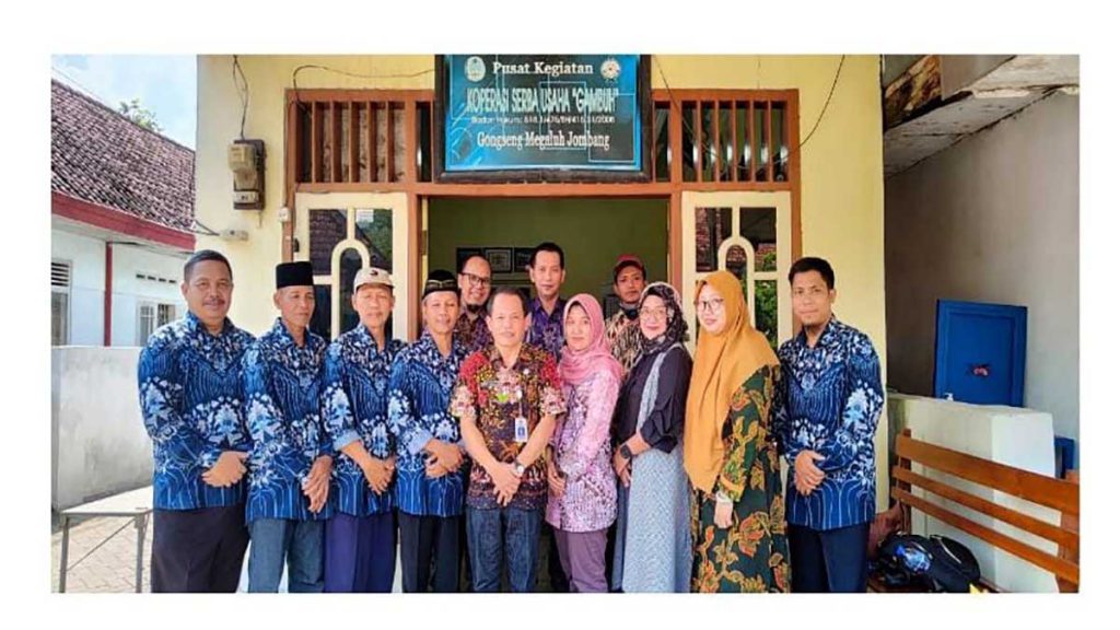 Bappeda melaksanakan penelitian dan pengembangan masyarakat berbasis kinerja tahun 2022, Sabtu (5/11/2022). (ful) - Pemkab Jombang Komitmen Ciptakan Kebijakan Berorientasi Penguatan Daya Saing Daerah