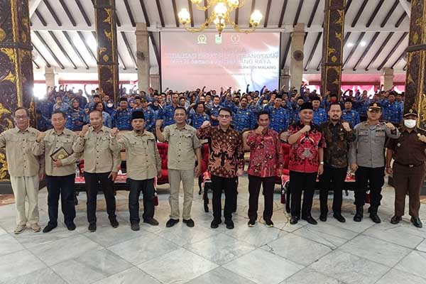 Basarah bersama PWI Malang Raya, Forkopimda Pemkab Malang serta seluruh Kades dan Lurah se-Kabupaten Malang. (ist) - Basarah Gandeng PWI, Edukasi Kades dan Lurah Hadapi Oknum Wartawan