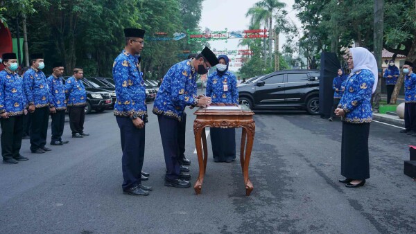 bojonegoro menunggu juknis inpres untuk pengadaan mobil listrik