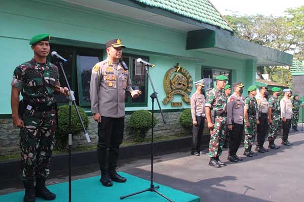 Dandim 0833 pimpin apel bersama Polresta Kota Malang. (ist) - Pimpin Apel Bersama Polresta Kota Malang, Dandim 0833 Sampaikan Ini