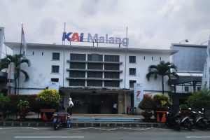 depan stadiun stasiun kai kota baru kota malang