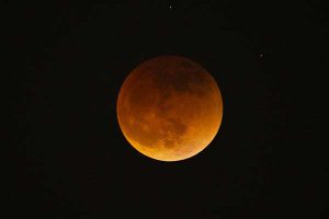 Gerhana bulan total. (ist) - Daftar Kota dan Jam Gerhana Bulan Total Malam Ini