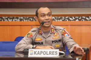kapolres malang akbp putu kholis aryana