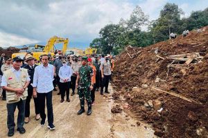 Kunjungan Presiden Jokowi ke lokasi gempa Cianjur. (ist) - Presiden Jokowi Tinjau Korban Gempa Cianjur, Pastikan Dapat Bantuan Negara