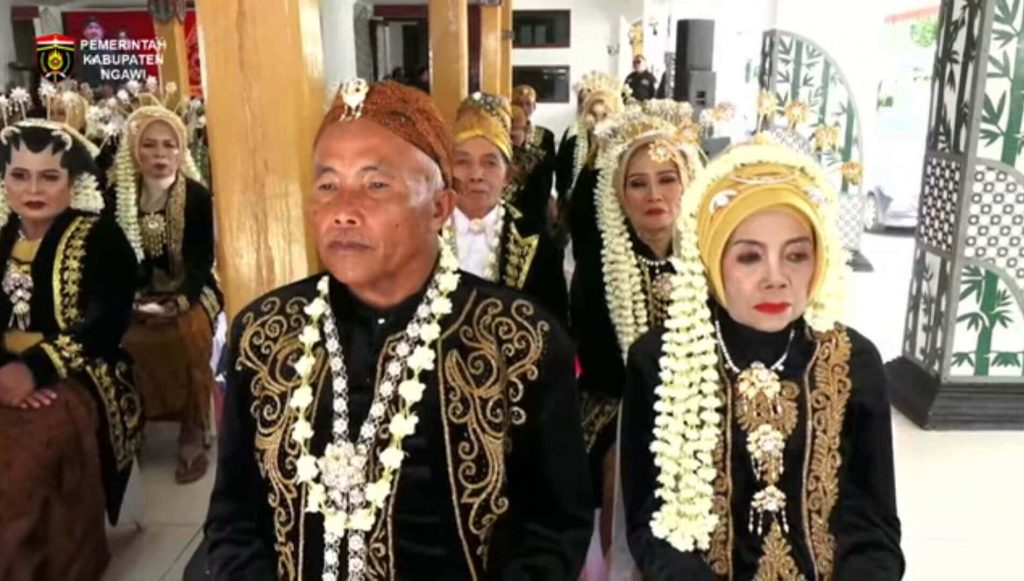 mas bupati ngawi mantu yang diikuti 135 pasangan