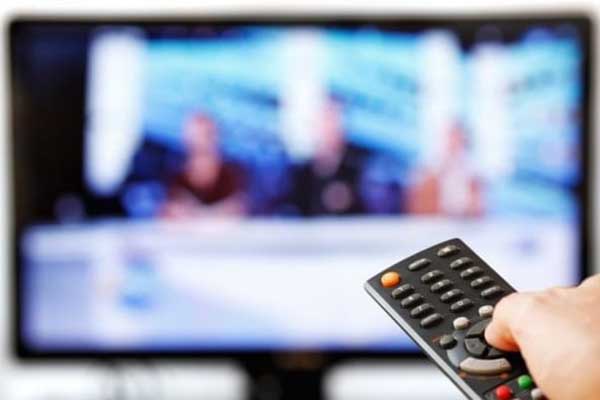 Masyarakat disarankan migrasi ke TV digital. (ist) - Diskominfo Jatim Tunda Analog Switch Off Tahap Ketiga, Karena Alasan Ini