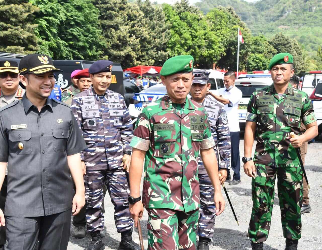 pangdam v brw apel gelar pasukan jamin keamanan di wilayah provinsi jatim
