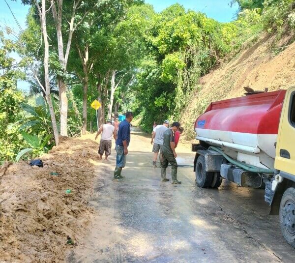 pemkab bojonegoro sigap tangani longsor dan luapan sungai di kedewan