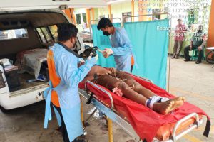 proses evakuasi korban tanah longsor 1