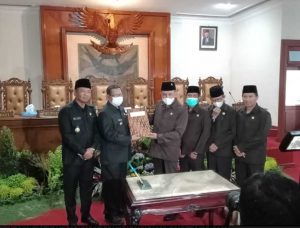 rapat paripurna dprd tlgagung penyampaian propemperda tahun 2023