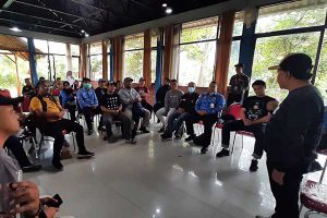 Sarasehan Media Pers dengan Pemkot Batu berlangsung di Aula Apple Sun. (dik) - Diskominfo dan Media Tingkatkan Sinergitas Lewat Paintball dan Sarasehan
