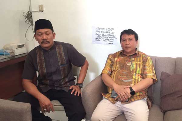 Waka Humas dan Guru SMAN 3 Kota Malang, saat ditemui awak media. (ist) - SMAN 3 Kota Malang Buka Suara Terkait Tindak Kekerasan Terhadap Siswanya