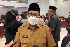 Wali Kota Malang, Sutiaji, saat menjawab pertanyaan awak media. (bim) - Buka Penerimaan P3K, Pemkot Malang Butuh 301 Guru dan 26 Nakes