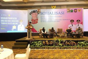 wali kota sutiaji saat memberikan sambutan.