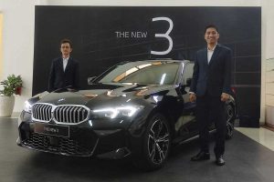 BMW seri 3 terbaru generasi ketujuh hadir di Malang. (rhd) - BMW 320i M Sport dan BMW 330i M Sport Pro Hadir di Malang