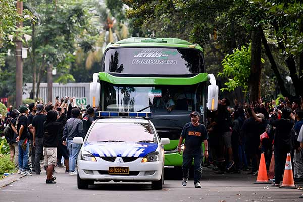 Bus timnas Thailand dihadang suporter. (ist) - Polri Selidiki Penyerangan Bus Timnas Thailand oleh Suporter Indonesia