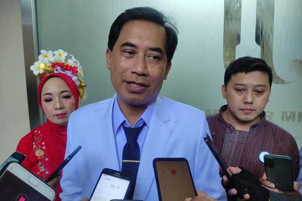 Dirut Perumda Air Minum Tugu Tirta Kota Malang, M Nor Muhlas SPd MSi, menjawab pertanyaan awak media. (rhd) - Refleksi HUT ke-48 Perumda Tugu Tirta, Jalin Beragam Kerjasama Demi Tingkatkan Layanan - Gandeng Perum Jasa Tirta I dan Pemkab Malang, awal tahun 2023