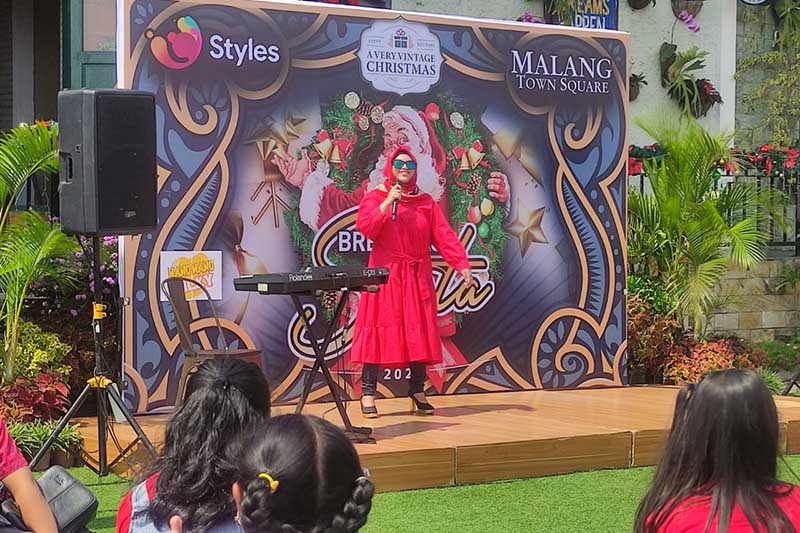 Penampilan Yohana X-Factor, menumbuhkan semangat percaya diri anak-anak. (rhd) - Matos Ajak Siswa Rayakan 'A Very Vintage Christmas' Selama Sepekan