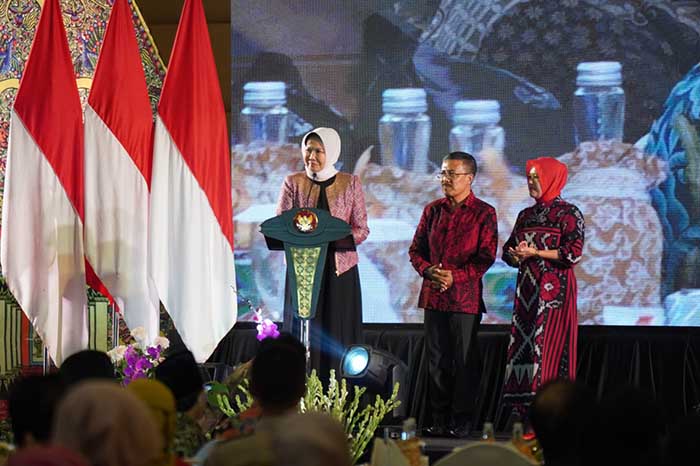 Dewanti Rumpoko memberikan sambutan dalam acara Malam Pamit Tetap di Hati. (ist) - Malam Pamit Tetap di Hati, Dewanti-Punjul Mohon Diri