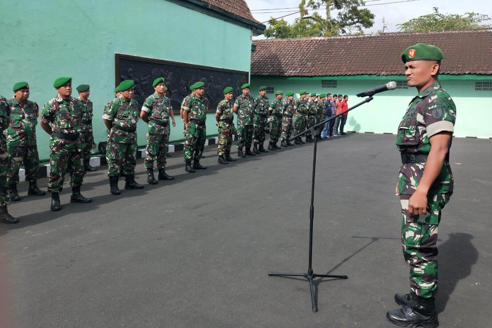 kodim 0833 siagakan personel amankan pergantian tahun baru 2023. kodim 0833 siagakan personel amankan pergantian tahun baru 2023.