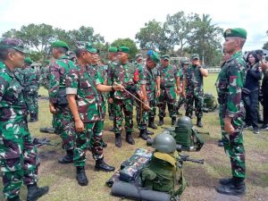 pangdam v brawiajya tinjau kesiapan pasukan yonif 527 by