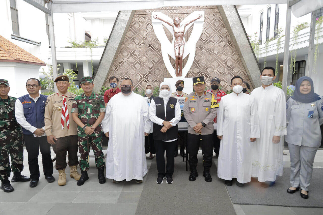 pangdam v brw bersama forkopimda jatim tinjau pengamanan natal 2022