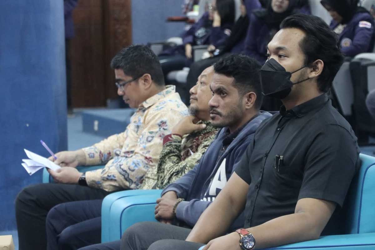 Para narasumber simposium Hari Anti Korupsi Internasional. (ist) - Peringati Hari Anti Korupsi Internasional, BEM Polinema Gelar Simposium