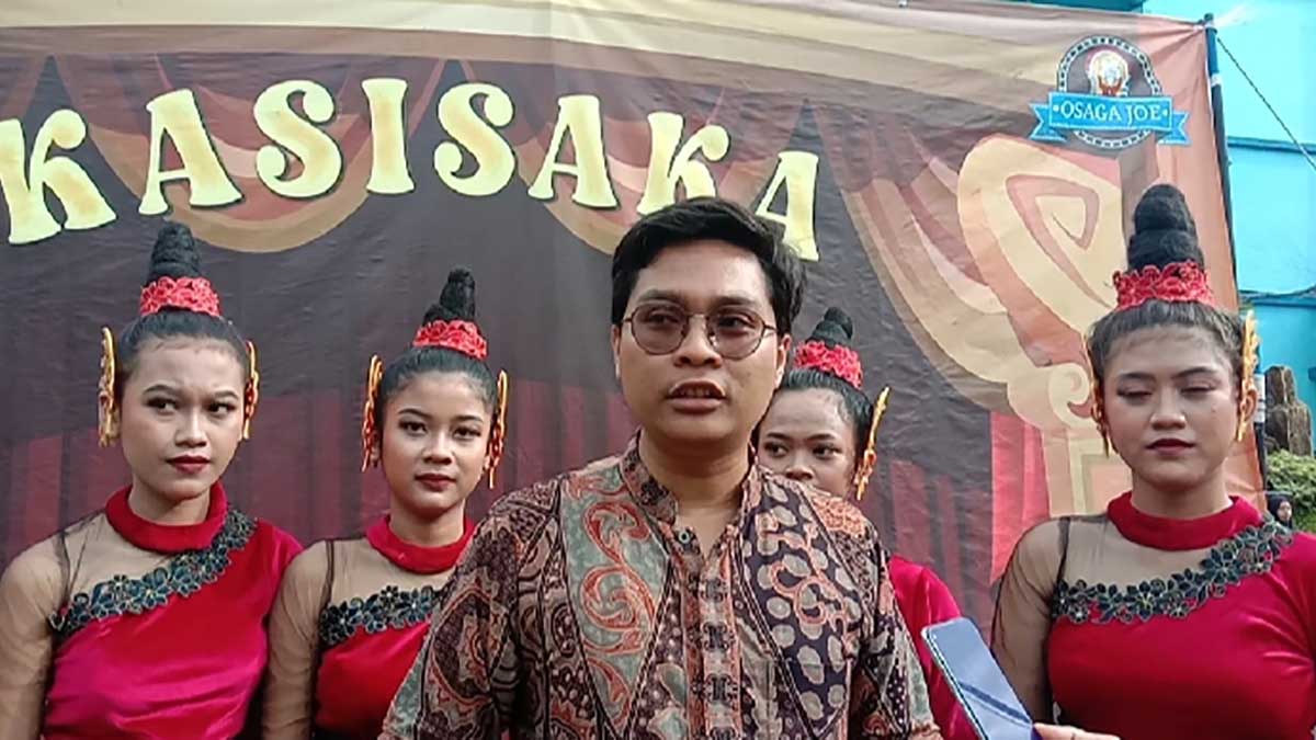 Penanggungjawab Kegiatan P5 SMAN 3 Jombang, Yogo Arif Prakoso. (ful) - SMA Negeri 3 Jombang Gelar Puncak Kreativitas Siswa