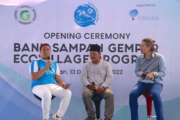 Peresmian Bank Sampah GEMPAR melalui program Otsuka Eco Village. (ist) - Resmikan Bank Sampah, Otsuka Eco Village Wujudkan Lingkungan Sehat